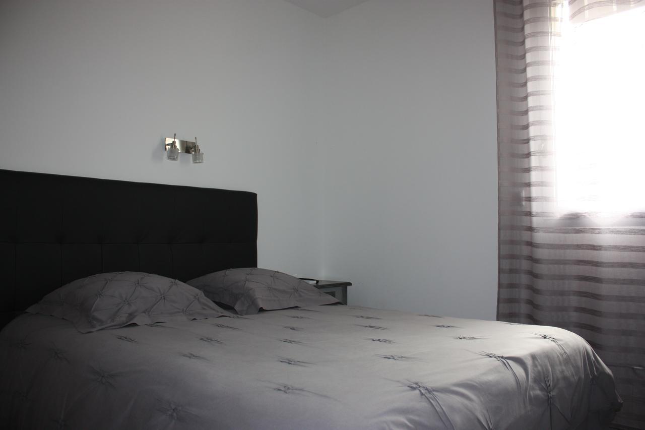 Montaigu-de-Quercy Hotel Le Midi מראה חיצוני תמונה